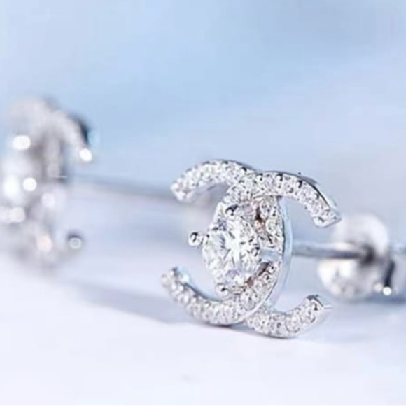 925 Sterling Silver Moissanite White Minimalist Cluster Earring - Picture 4 of 7